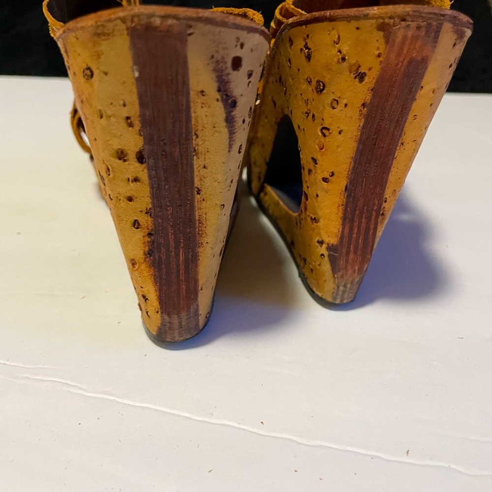 Sandal - Picture 5 of 8